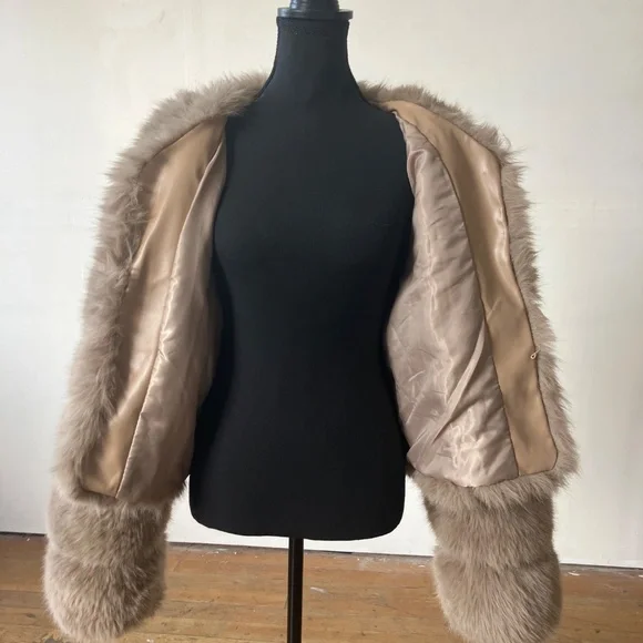 Women's Faux Fur Jacket - Beige/Tan - Picture 8 of 10